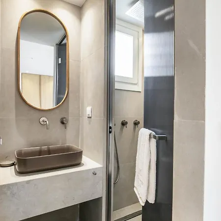 Blue - 1 Sea View, Walk To The *