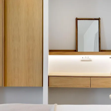 Hotel Blue - 1 Sea View, Walk To The *