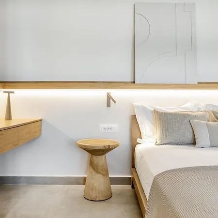 Hotel Blue - 1 Sea View, Walk To The Kithnos