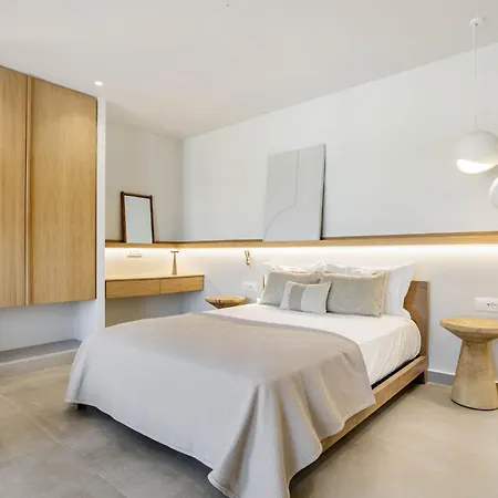 Blue - 1 Sea View, Walk To The Hotel