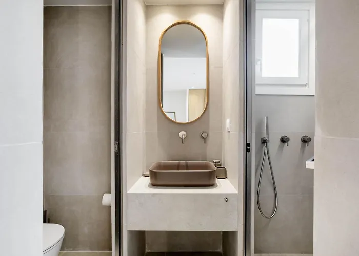 Blue - 1 Sea View, Walk To The ホテル