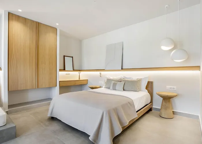 Blue - 1 Sea View, Walk To The ホテル