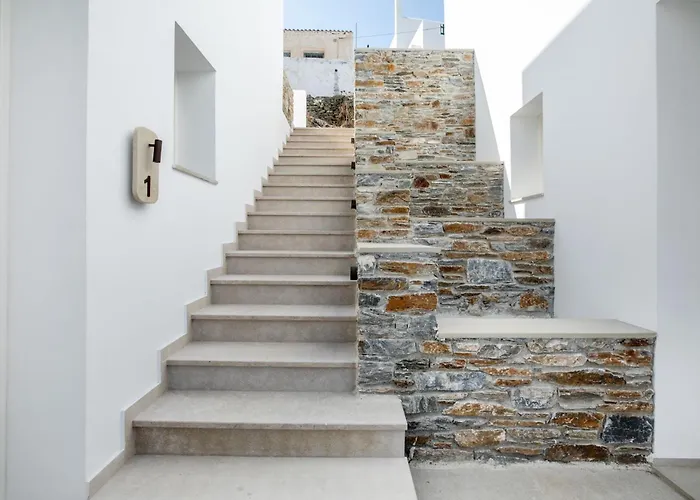 Blue - 1 Sea View, Walk To The